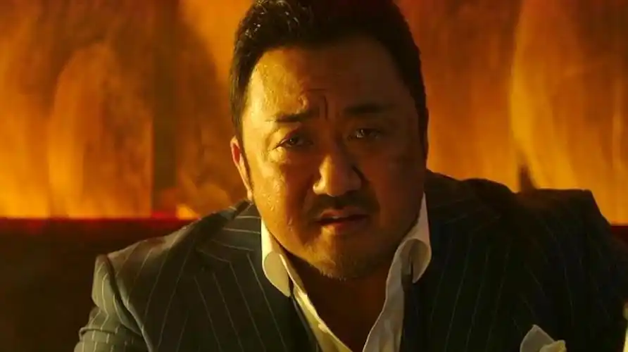 黑帮老大竟联手恶警,共同追捕变态杀人狂,这玩的是哪一出?