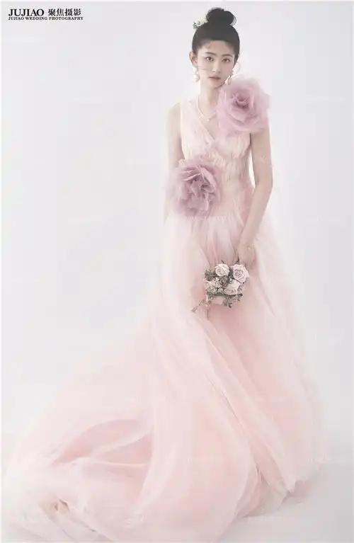 新娘一个人单人婚纱照姿势与表情图片大全