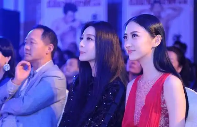 范冰冰与景甜同框,网友:你美,我比你更美!