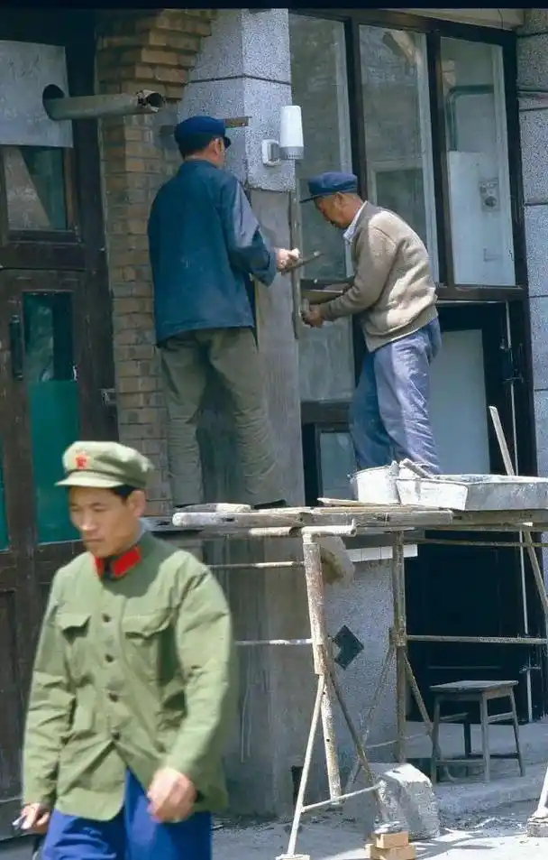 80年代的北京老照片:迷人的街景和日常生活
