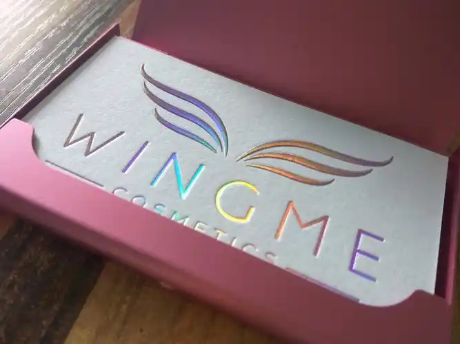 来一款七彩烫金压凹加凹凸名片