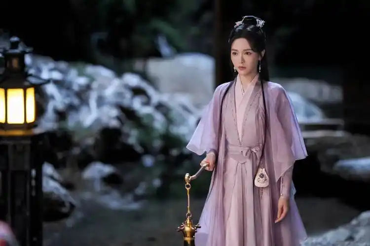 近期官宣两部阵容很强大的新剧,每部都有望成爆款,你期待哪一部_唐嫣